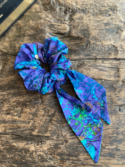 ✨ Handmade Bow Scrunchies – A Celebration of Culture in colors.