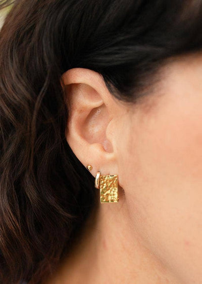 Wide Hammered Huggies | Gold